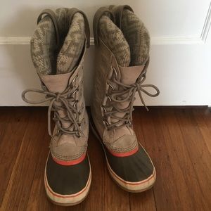 Sorel Joan of Arctic knit boots (GUC)